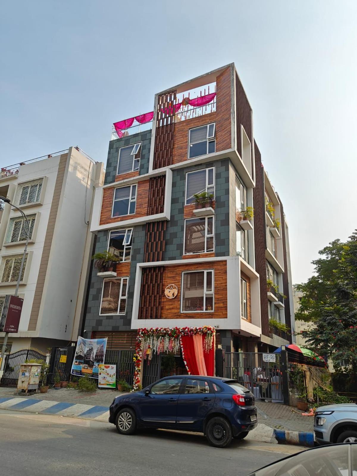 Nk7 Newtown Hotel Kolkata Bagian luar foto